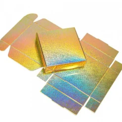 boîte carton arc-en-ciel pour une fête d'anniversaire avec imprimés