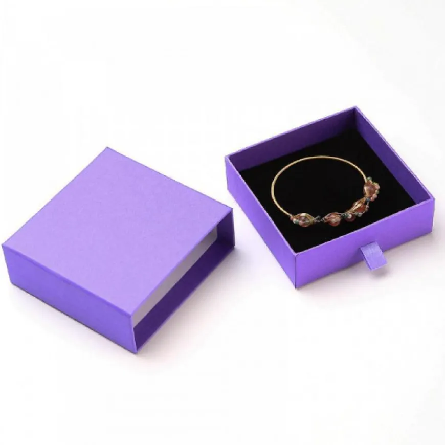boîte carton violet pour le plaisir d'offrir