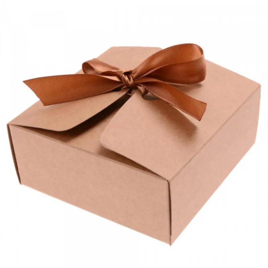 boîte papier kraft marron carton pour un anniversaire