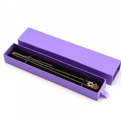 boîte violet carton pour un joyeux anniversaire