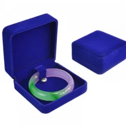 emballage bleu velours pour le plaisir d'offrir
