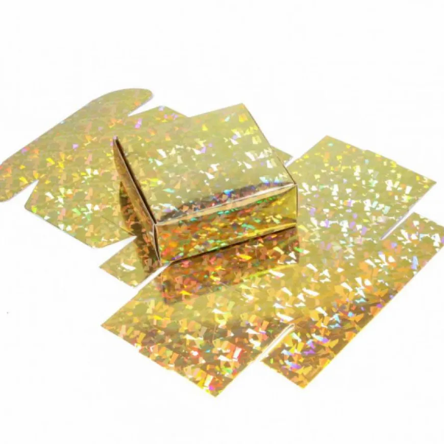 Emballage Cadeau en Carton Doré pour Offrir