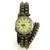 Montre à clou femme pas chère en cuir noir