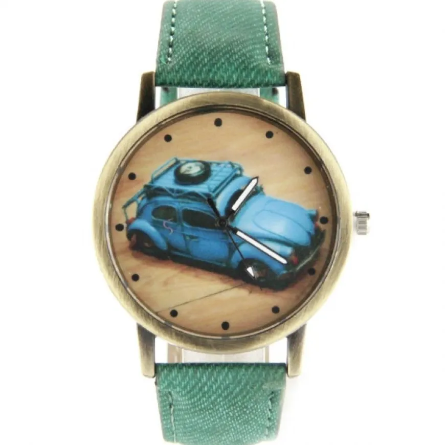 Montre pas chère vieille automobile