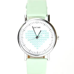 Montre à quartz cadran amour bracelet vert