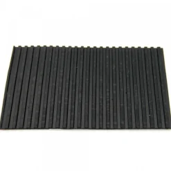 Tapis Caoutchouc Strié Noir - Protection Établi - 100 x 150 mm